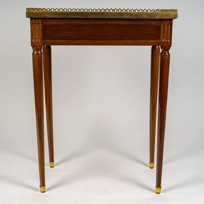 Isac Simon Rebour Petite table de salon en acajou et marbre d’époque Louis XVI vers 1780-1790