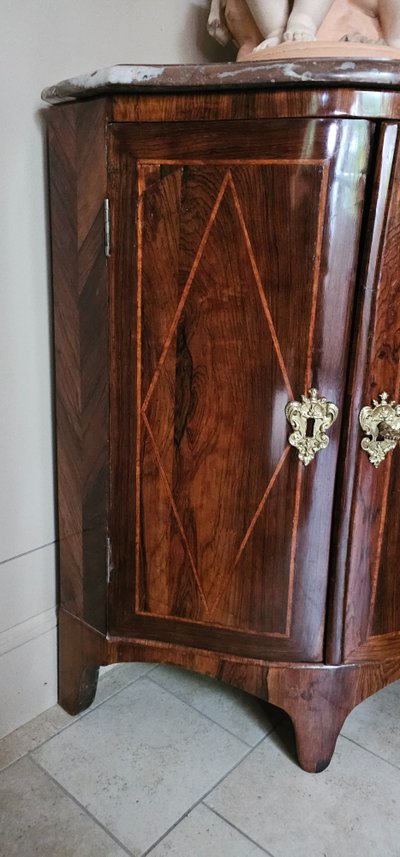 18th century Regency corner cupboard in veneered wood