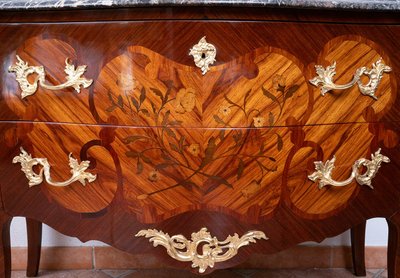 Antique Napoleon III chest of drawers, 19th century.