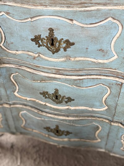 Louis XV curved chest of drawers dating from the 18th century, polychrome