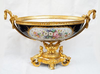 Antique Napoleon III centerpiece in gilded bronze from Sèvres. France, 19th century.