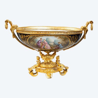 Antique Napoleon III centerpiece in gilded bronze from Sèvres. France, 19th century.