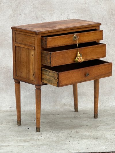 Small chest of drawers