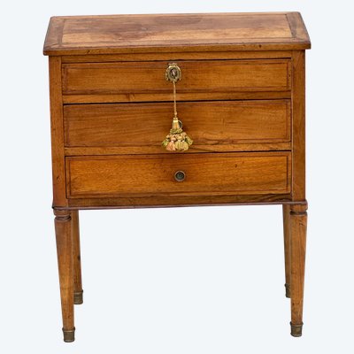 Small chest of drawers