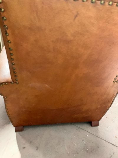 Pair of Art Deco club armchairs in tawny leather, 20th century