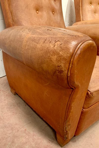 Pair of Art Deco club armchairs in tawny leather, 20th century