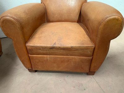 Pair of Art Deco club armchairs in tawny leather, 20th century