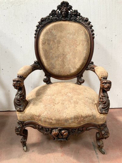 Pair of armchairs with carved wooden medallions, 19th century