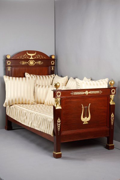 EMPIRE PERIOD BED WITH CANOPY