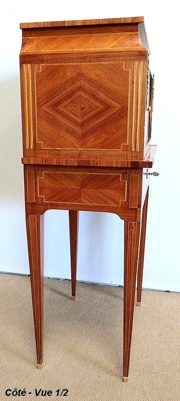 Petit Cabinet en Marqueteries de bois divers, style Louis XVI – 1900