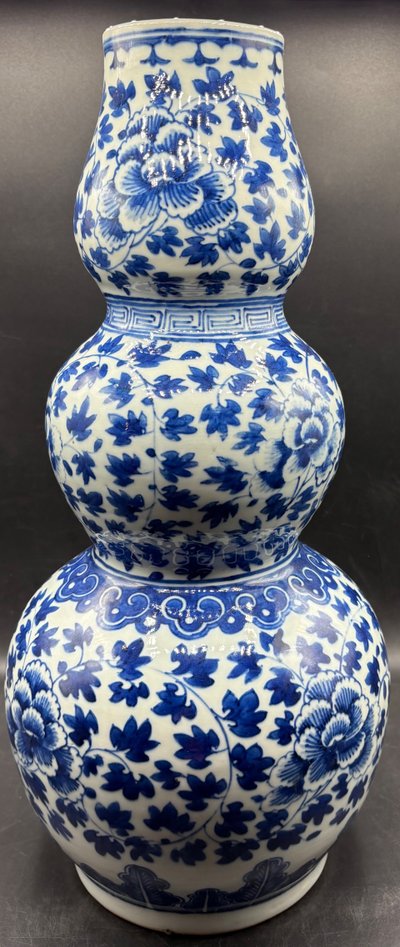 PORCELAIN VASE