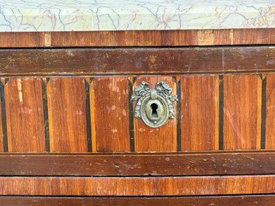 Chest of drawers