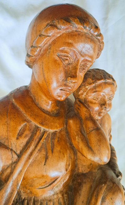 Sculpture of a Virgin and Child in patinated wood 19th century high 75 long 20 larg 20 cm