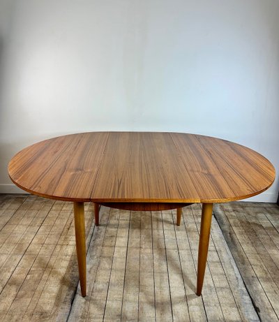 Tavolo scandinavo rotondo in teak con foglia a farfalla anni '60