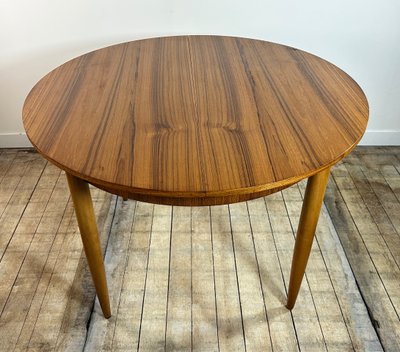 Tavolo scandinavo rotondo in teak con foglia a farfalla anni '60