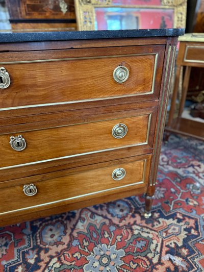 LOUIS XVI CHEST OF DRAWERS - 18th century in cherry wood