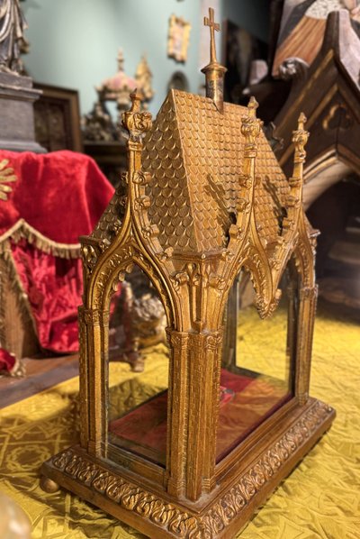 Neo-Gothic Reliquary Hunt and its Relic - 19th Century