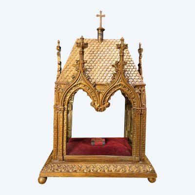 Neo-Gothic Reliquary Hunt and its Relic - 19th Century