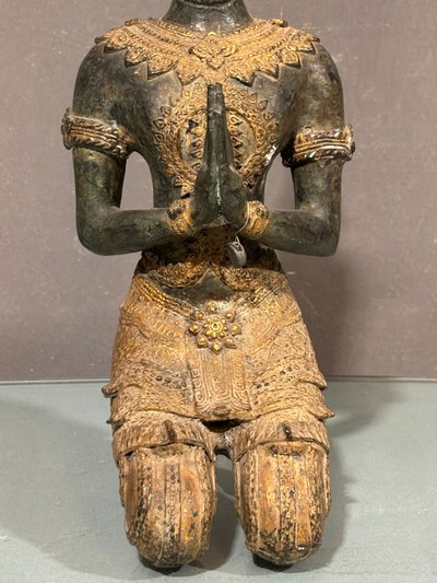 Thepphanom Bronze Statue