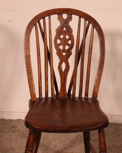 Set Of 6 19th Century Windsor Wheelback Chairs