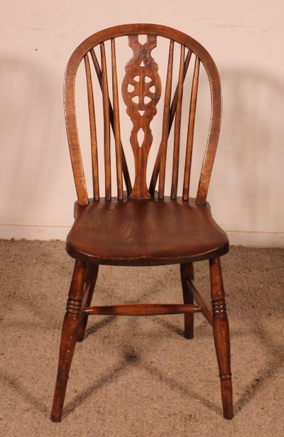 Set Of 6 19th Century Windsor Wheelback Chairs