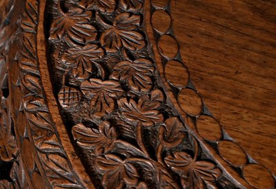 Anglo-Indian Pedestal Table in Exotic Wood – Late 19th Century