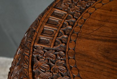 Anglo-Indian Pedestal Table in Exotic Wood – Late 19th Century