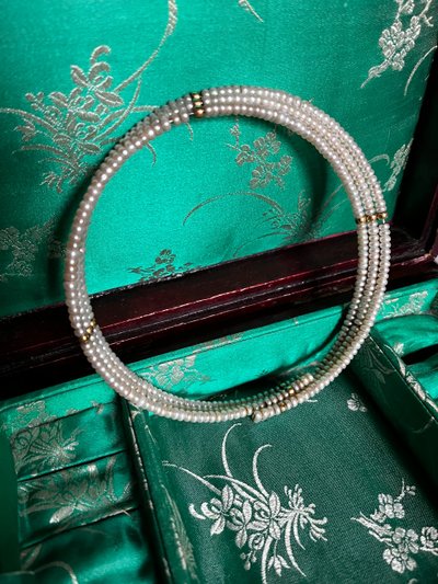 3-row pearl necklace