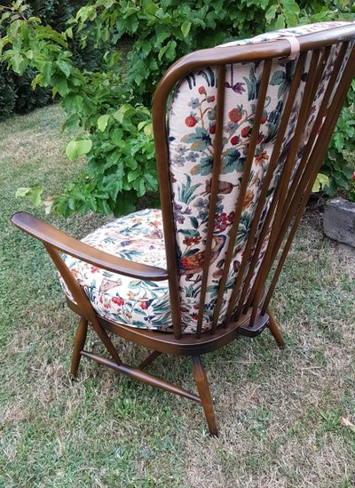 Pair of Windsor Armchairs and Ottoman by Lucian Ercolani for Ercol