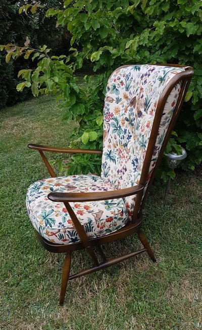 Paar Windsor-Sessel und Ottomane von Lucian Ercolani für Ercol