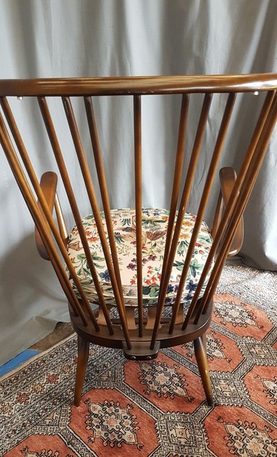 Paire  De Fauteuils Et  Un Pouf  Modèle Windsor De Lucian Ercolani Pour Ercol