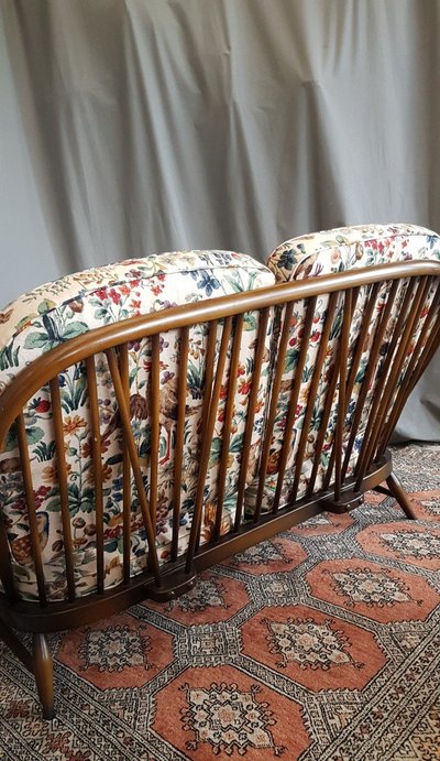 Divano due posti - modello Windsor - di Lucian Ercolani per Ercol