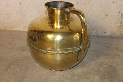 Normandy brass milk pitcher, 19th century H: 36.5 cm