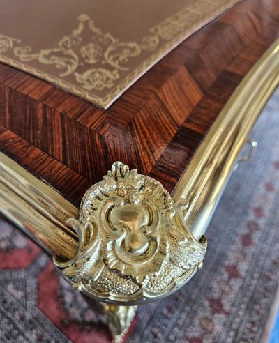 Louis XV desk Stamped Alexandre Chevrié