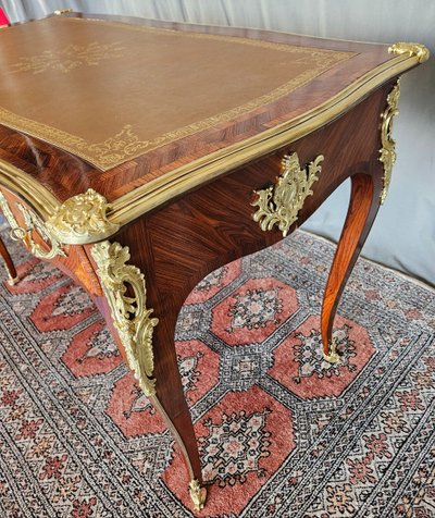 Louis XV desk Stamped Alexandre Chevrié