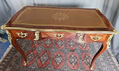 Louis XV desk Stamped Alexandre Chevrié