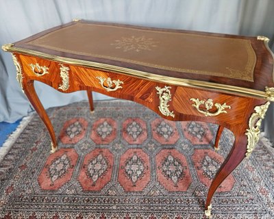 Louis XV desk Stamped Alexandre Chevrié