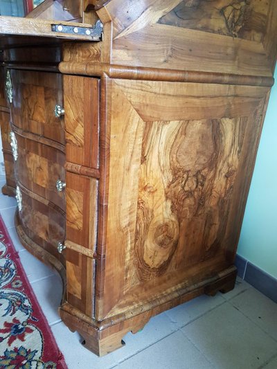 Galbed walnut scriban chest of drawers period LXIV