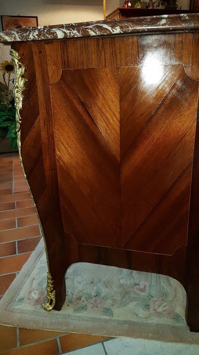 Louis XV chest of drawers in marquetry stamped J.g. Schlichtig, 18th century.