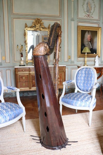 Louis XVI period gilded and carved wooden pedal harp