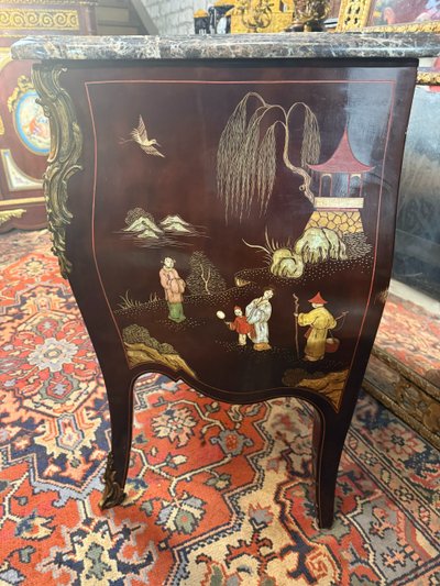 LOUIS XV STYLE CHINESE LACQUER CHEST OF DRAWERS