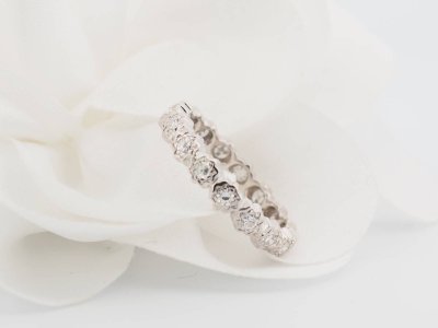 American wedding ring in white gold and 0.70ct diamonds