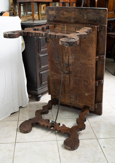 Antique Refectory Table (desk) in Solid Walnut. Tuscany, 17th Century.