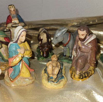 Presepe in gesso policromo, inizi del XX secolo.