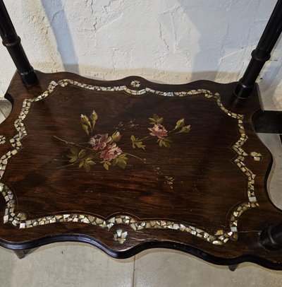 Small Gueridon Table with Two Burgundian Trays - with Romantic Decor - Napoleon III period.