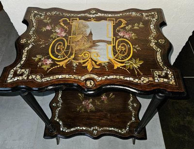 Small Gueridon Table with Two Burgundian Trays - with Romantic Decor - Napoleon III period.