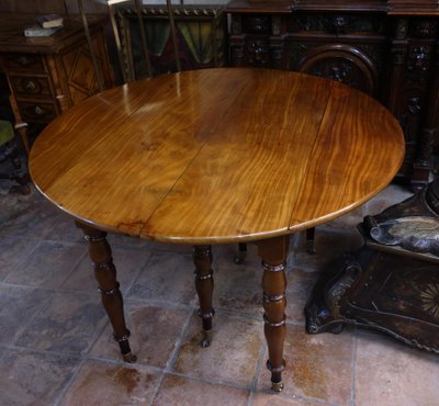 Louis-Philippe table in blond mahogany, 210 cm