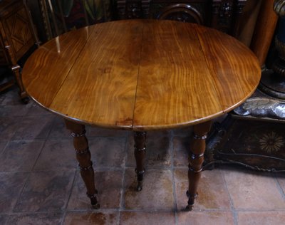 Louis-Philippe table in blond mahogany, 210 cm