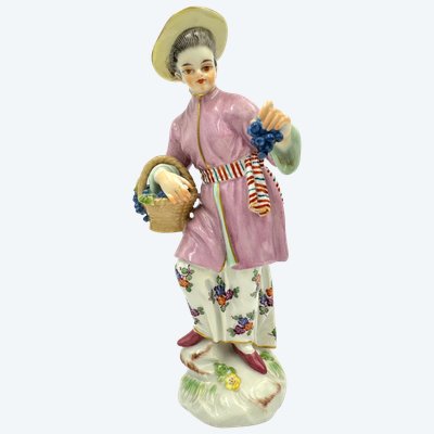 Meissen -  Femme Japonaise Avec Panier à Raisins