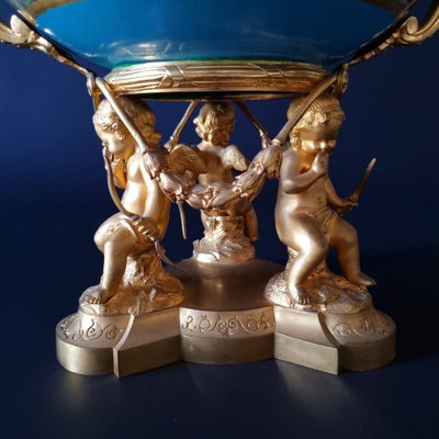 Imposing Louis XVI centerpiece cup in porcelain and gilded bronze, 19th century.